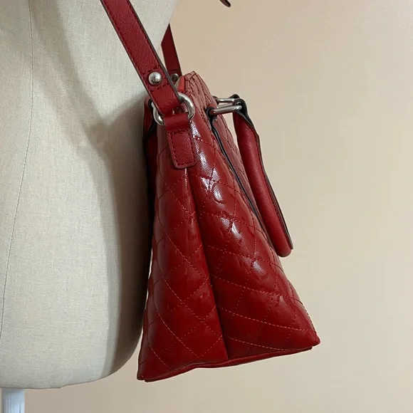 CALVIN KLEIN RED PATENT LEATHER CROSSBODY BAG W/ALL OVER CK LOGO INSIDE AND OUT - Picture 7 of 15